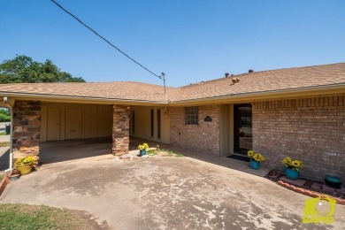 PRIME  LOCATION! Grab your golf clubs and hop in your cart! This on San Angelo Country Club in Texas - for sale on GolfHomes.com, golf home, golf lot