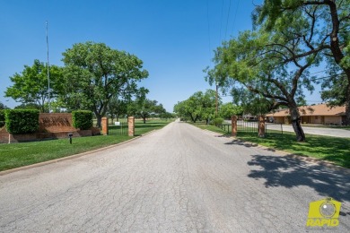 PRIME  LOCATION! Grab your golf clubs and hop in your cart! This on San Angelo Country Club in Texas - for sale on GolfHomes.com, golf home, golf lot