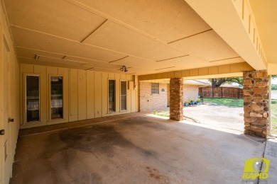 PRIME  LOCATION! Grab your golf clubs and hop in your cart! This on San Angelo Country Club in Texas - for sale on GolfHomes.com, golf home, golf lot