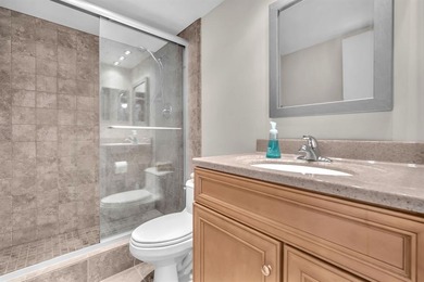 Prime Palm Aire location! Spacious 2BR/2BA residence offering on Palm-Aire Country Club and Resort - The Oaks in Florida - for sale on GolfHomes.com, golf home, golf lot