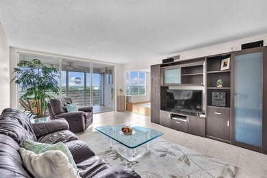 Prime Palm Aire location! Spacious 2BR/2BA residence offering on Palm-Aire Country Club and Resort - The Oaks in Florida - for sale on GolfHomes.com, golf home, golf lot