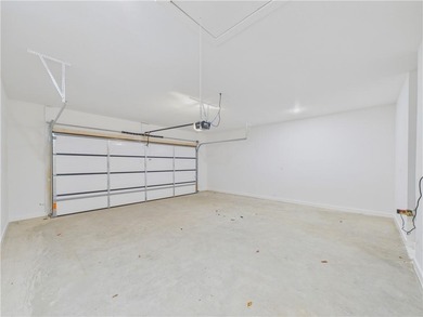 This inviting new construction Bella Vista home sits in a prime on Branchwood Golf Course in Arkansas - for sale on GolfHomes.com, golf home, golf lot