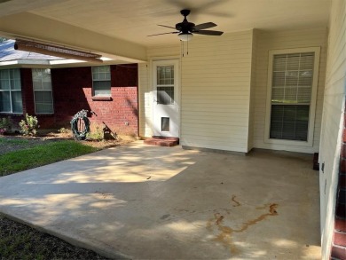 This lovely, one-owner, custom-built home is ready for its next on Northwood Hills Golf Club in Louisiana - for sale on GolfHomes.com, golf home, golf lot