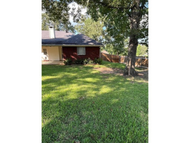 This lovely, one-owner, custom-built home is ready for its next on Northwood Hills Golf Club in Louisiana - for sale on GolfHomes.com, golf home, golf lot