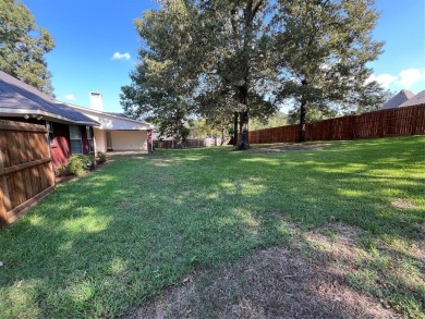 This lovely, one-owner, custom-built home is ready for its next on Northwood Hills Golf Club in Louisiana - for sale on GolfHomes.com, golf home, golf lot