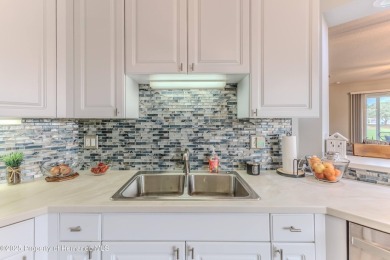 Come Live in the Beautiful Gated Community of Silverthorn, This on Silverthorn Country Club in Florida - for sale on GolfHomes.com, golf home, golf lot