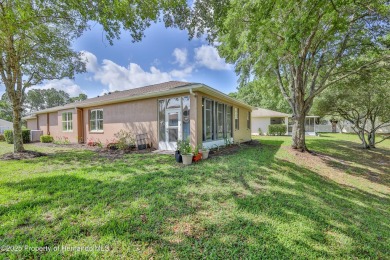 Come Live in the Beautiful Gated Community of Silverthorn, This on Silverthorn Country Club in Florida - for sale on GolfHomes.com, golf home, golf lot