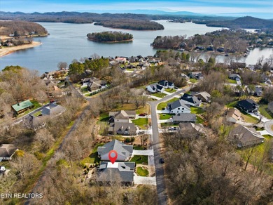 Better than new and truly turnkey, this exceptional ZERO-ENTRY on Toqua Golf Course - Loudon County in Tennessee - for sale on GolfHomes.com, golf home, golf lot