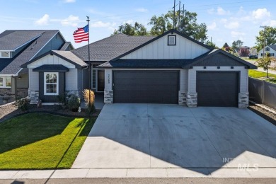 Nampa's finest community, Heron Ridge Subdivision with on Hunters Point Golf Club in Idaho - for sale on GolfHomes.com, golf home, golf lot