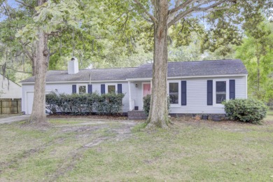 LOCATION!LOCATION!LOCATION! WELCOME HOME TO THE HIGHLY SOUGHT on Shadowmoss Plantation Golf Club in South Carolina - for sale on GolfHomes.com, golf home, golf lot
