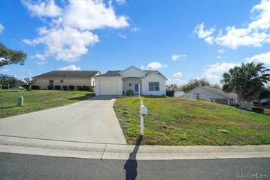 Well-maintained and move-in ready 2-bedroom, 2-bath, 1-car on Twisted Oaks Golf Club in Florida - for sale on GolfHomes.com, golf home, golf lot