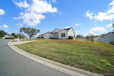Well-maintained and move-in ready 2-bedroom, 2-bath, 1-car on Twisted Oaks Golf Club in Florida - for sale on GolfHomes.com, golf home, golf lot