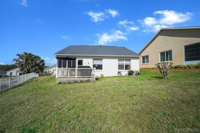Well-maintained and move-in ready 2-bedroom, 2-bath, 1-car on Twisted Oaks Golf Club in Florida - for sale on GolfHomes.com, golf home, golf lot