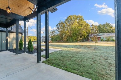 Looking for new construction on a flat lot in Bella Vista? on Bella Vista Country Club - Highlands in Arkansas - for sale on GolfHomes.com, golf home, golf lot