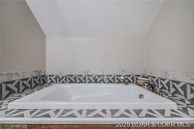 The Estates of Kinderhook, *The Lake's Premier Gated Resort on The Club At Old Kinderhook in Missouri - for sale on GolfHomes.com, golf home, golf lot