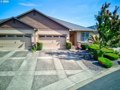 This exquisite single-level home boasts an open floorplan on Oak Hills Golf Club / Umpqua Golf Resort in Oregon - for sale on GolfHomes.com, golf home, golf lot