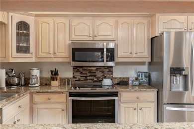 Second home, ready to downsize, or just looking for easy living on Paradise Valley Athletic Club in Arkansas - for sale on GolfHomes.com, golf home, golf lot