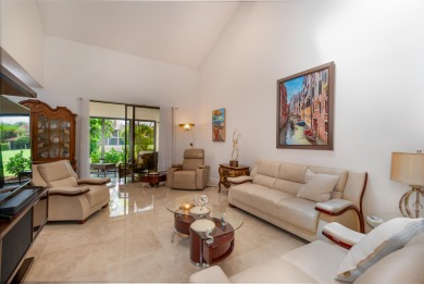 End unit villa in Boca Pointe's La Mirada with soaring ceilings on Boca Pointe Country Club in Florida - for sale on GolfHomes.com, golf home, golf lot