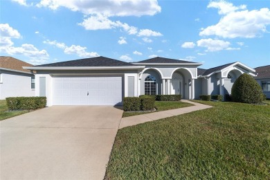 GORGEOUS POOL HOME  IN THE HIGHLEY DESIRABLE COMMUNITY OF OCALA on Ocala Palms Golf and Country Club in Florida - for sale on GolfHomes.com, golf home, golf lot