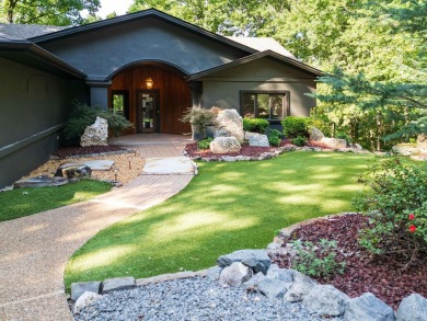 Better than NEW! PRIVATE RETREAT with Vista Views of Golf Course on Cortez Golf Course in Arkansas - for sale on GolfHomes.com, golf home, golf lot
