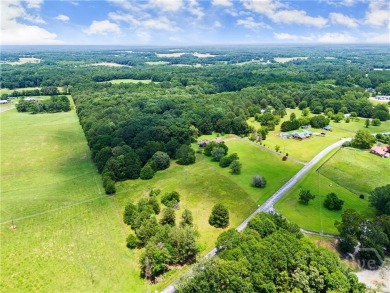 Now available in Hartwell, Ga! 25.681 picturesque acres located on Cateechee Golf Club in Georgia - for sale on GolfHomes.com, golf home, golf lot