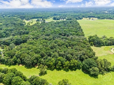 Now available in Hartwell, Ga! 25.681 picturesque acres located on Cateechee Golf Club in Georgia - for sale on GolfHomes.com, golf home, golf lot