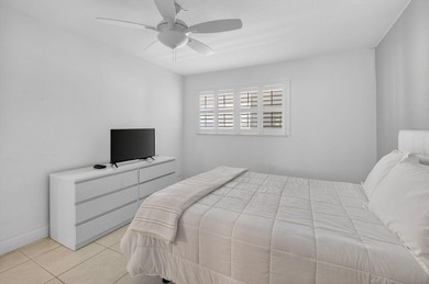 PRICED TO SELL-REMODELED KITCHEN WITH GRANITE COUNTER on Kings Point Golf - Executive in Florida - for sale on GolfHomes.com, golf home, golf lot