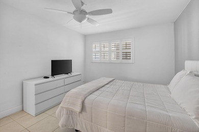 PRICED TO SELL-REMODELED KITCHEN WITH GRANITE COUNTER on Kings Point Golf - Executive in Florida - for sale on GolfHomes.com, golf home, golf lot