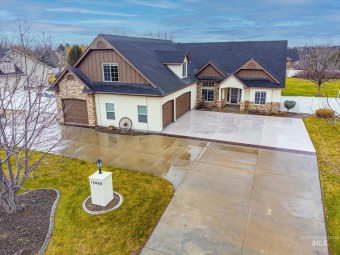 Location! Location! Location! Beautiful custom built home on Hunters Point Golf Club in Idaho - for sale on GolfHomes.com, golf home, golf lot