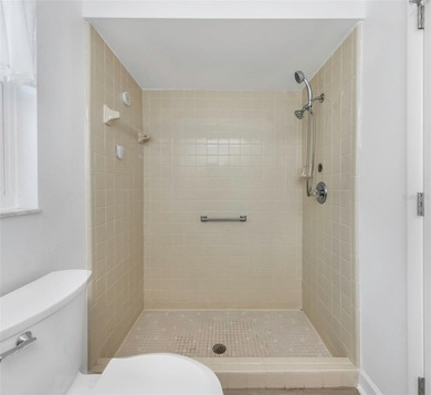 * * BEAUTIFUL UPDATED - MOVE IN READY HOME * *  Located in the on Highland Lakes Executive Golf Course in Florida - for sale on GolfHomes.com, golf home, golf lot