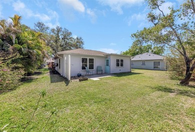 * * BEAUTIFUL UPDATED - MOVE IN READY HOME * *  Located in the on Highland Lakes Executive Golf Course in Florida - for sale on GolfHomes.com, golf home, golf lot