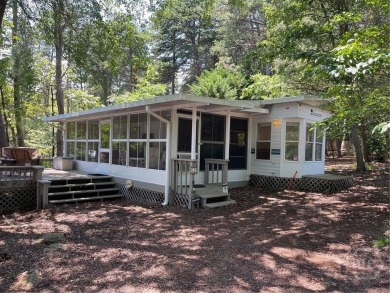 Your Perfect Lake Hartwell Getaway!
Located in the desirable on Cateechee Golf Club in Georgia - for sale on GolfHomes.com, golf home, golf lot