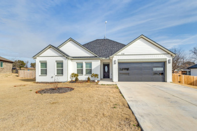 Stunning 3 Bedroom 2 Bath Split Bedroom Home on The Club At Runaway Bay in Texas - for sale on GolfHomes.com, golf home, golf lot