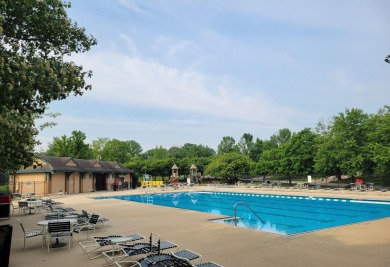 *****MOVE-IN READY!!!*****1300+SF Upper level condo exudes ease on The Course at Aberdeen in Indiana - for sale on GolfHomes.com, golf home, golf lot