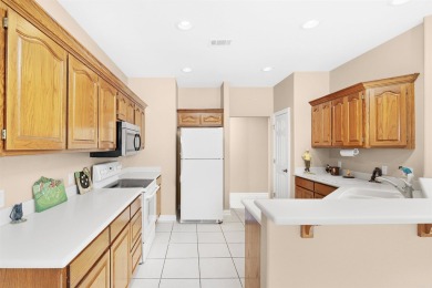3 Bedrooms separated for privacy .  2 1/5 baths.  1/5 bath in on Balboa Golf Course in Arkansas - for sale on GolfHomes.com, golf home, golf lot