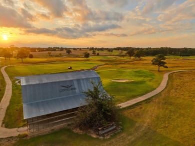 Luxury condominium located on Cooper's Hawk Golf Course on Coopers Hawk in Arkansas - for sale on GolfHomes.com, golf home, golf lot