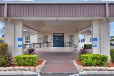 MOVE-IN READY! This beautifully maintained Extended Sandpiper on Sandpiper Golf Club in Florida - for sale on GolfHomes.com, golf home, golf lot