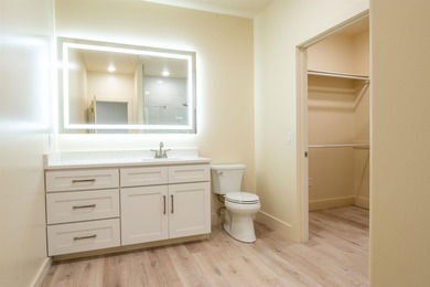 Luxury condominium located on Cooper's Hawk Golf Course on Coopers Hawk in Arkansas - for sale on GolfHomes.com, golf home, golf lot