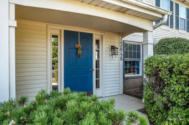 Beautifully Updated Ranch Townhome with Private Pond and golf on The Links at Carillon in Illinois - for sale on GolfHomes.com, golf home, golf lot