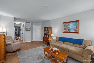 Beautifully Updated Ranch Townhome with Private Pond and golf on The Links at Carillon in Illinois - for sale on GolfHomes.com, golf home, golf lot