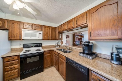 Well-Maintained condo in Exclusive 55+ Lakes of Environ on Inverrary Country Club in Florida - for sale on GolfHomes.com, golf home, golf lot