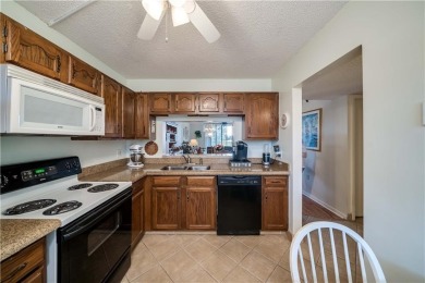 Well-Maintained condo in Exclusive 55+ Lakes of Environ on Inverrary Country Club in Florida - for sale on GolfHomes.com, golf home, golf lot