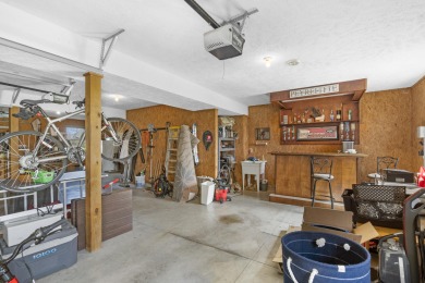 Stunning all-brick & stone home on 5.1 acres near Aurora on Honey Creek Golf Club in Missouri - for sale on GolfHomes.com, golf home, golf lot