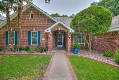Welcome to luxury living in this stunning 3147 sq ft , 5 Bdrm, 3 on Bentwood Country Club in Texas - for sale on GolfHomes.com, golf home, golf lot