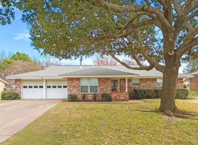 Impeccably maintained by the original owner, this sparkling on Pecan Valley Municipal Golf Course in Texas - for sale on GolfHomes.com, golf home, golf lot