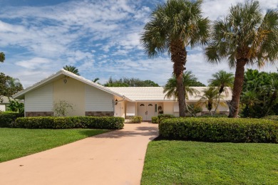 Welcome to the highly desirable Yacht & Country Club of Stuart! on Yacht and Country Club in Florida - for sale on GolfHomes.com, golf home, golf lot