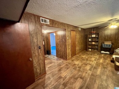 Beautiful 5 bedroom and 3 full bathroom located in an amazing on Woodland Forrest Country Club in Alabama - for sale on GolfHomes.com, golf home, golf lot
