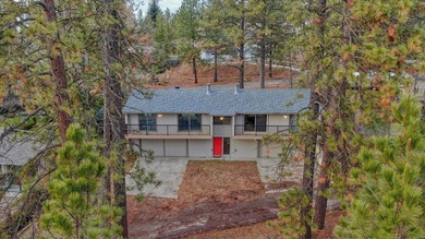 Latah Creelk golf course community condo. 1440sqft 2 story unit on Hangman Valley Golf Course in Washington - for sale on GolfHomes.com, golf home, golf lot