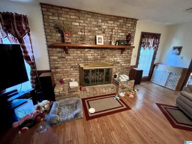 Beautiful 5 bedroom and 3 full bathroom located in an amazing on Woodland Forrest Country Club in Alabama - for sale on GolfHomes.com, golf home, golf lot