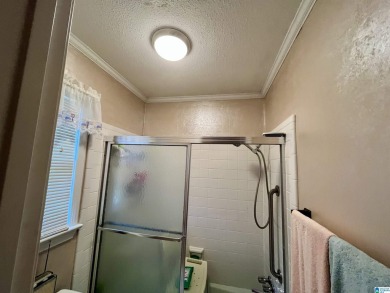 Beautiful 5 bedroom and 3 full bathroom located in an amazing on Woodland Forrest Country Club in Alabama - for sale on GolfHomes.com, golf home, golf lot
